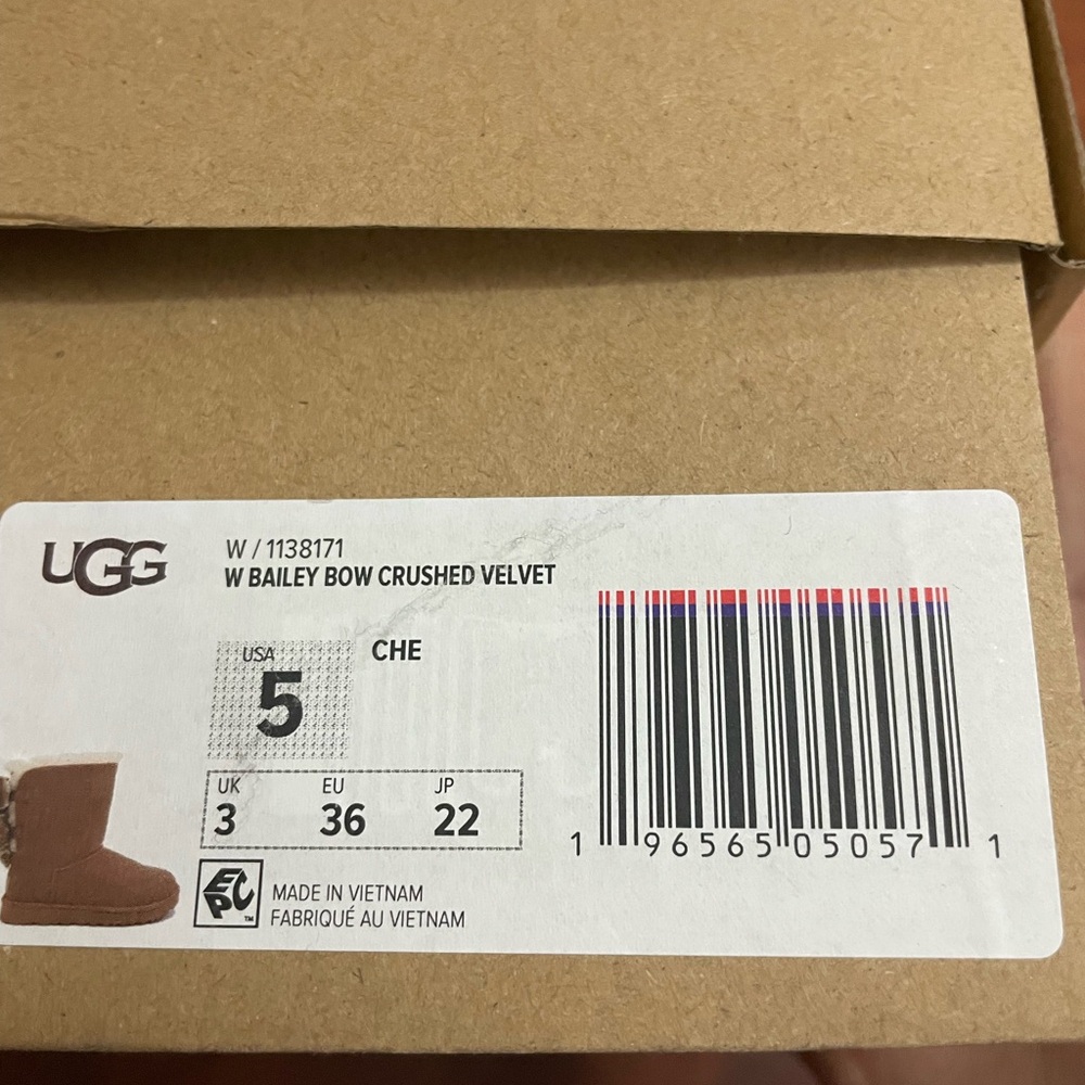 UGG W Bailey Bow Crushed Velvet Boots - Tan